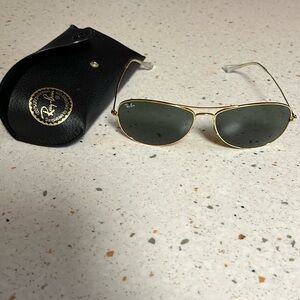 Ray-Ban cockpit sunglasses in excellent condition with case.